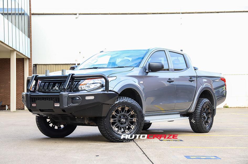 MITSUBISHI TRITON HOSS XD II SATIN BLACK DARK TINT